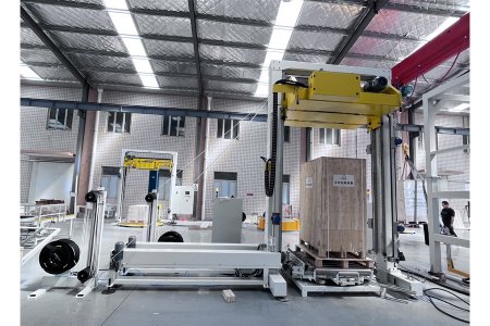 艾讯双道下压式托盘捆扎机通过专家验收